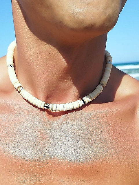 Collier en perles de coco blanchies