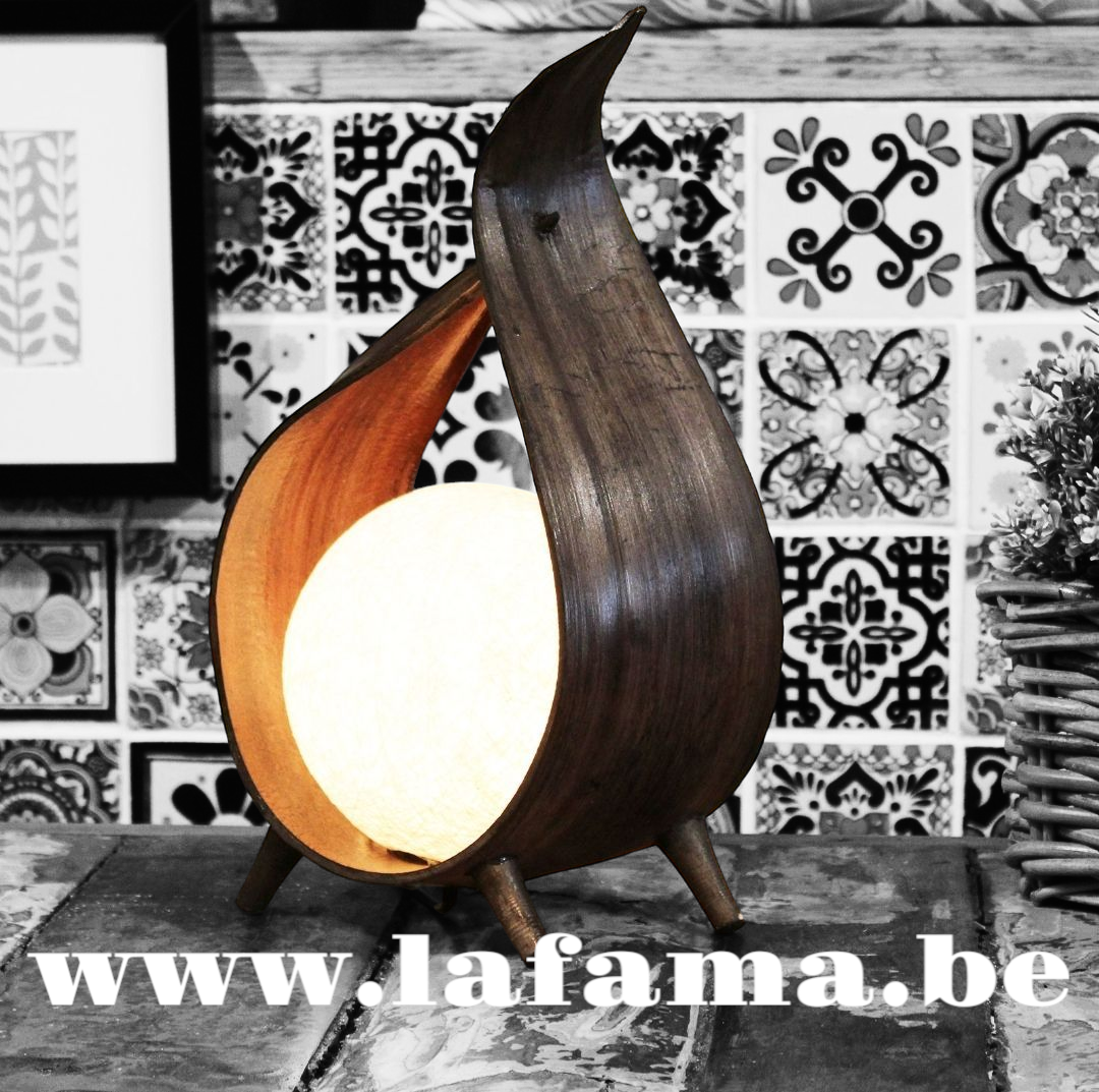 Lampe Naturelle en Noix de Coco    Enveloppe Torsion Chocolat